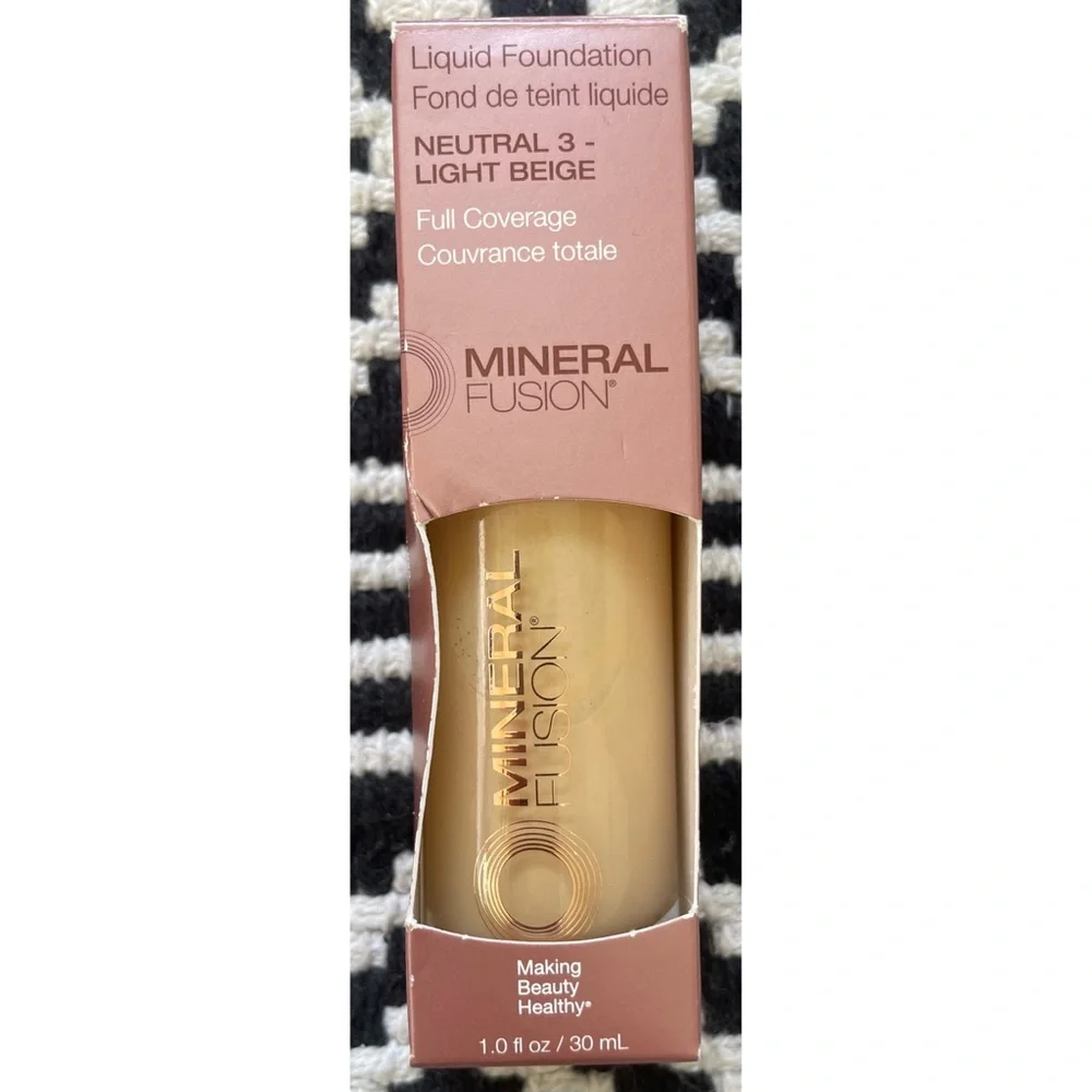 Mineral Fusion Liquid Foundation Neutral 3 Light Beige